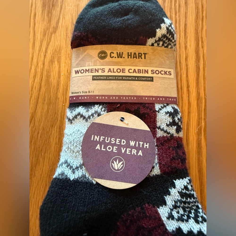 C.W. Hart Women's Aloe Infused Cabin Socks - Picture 2 of 4